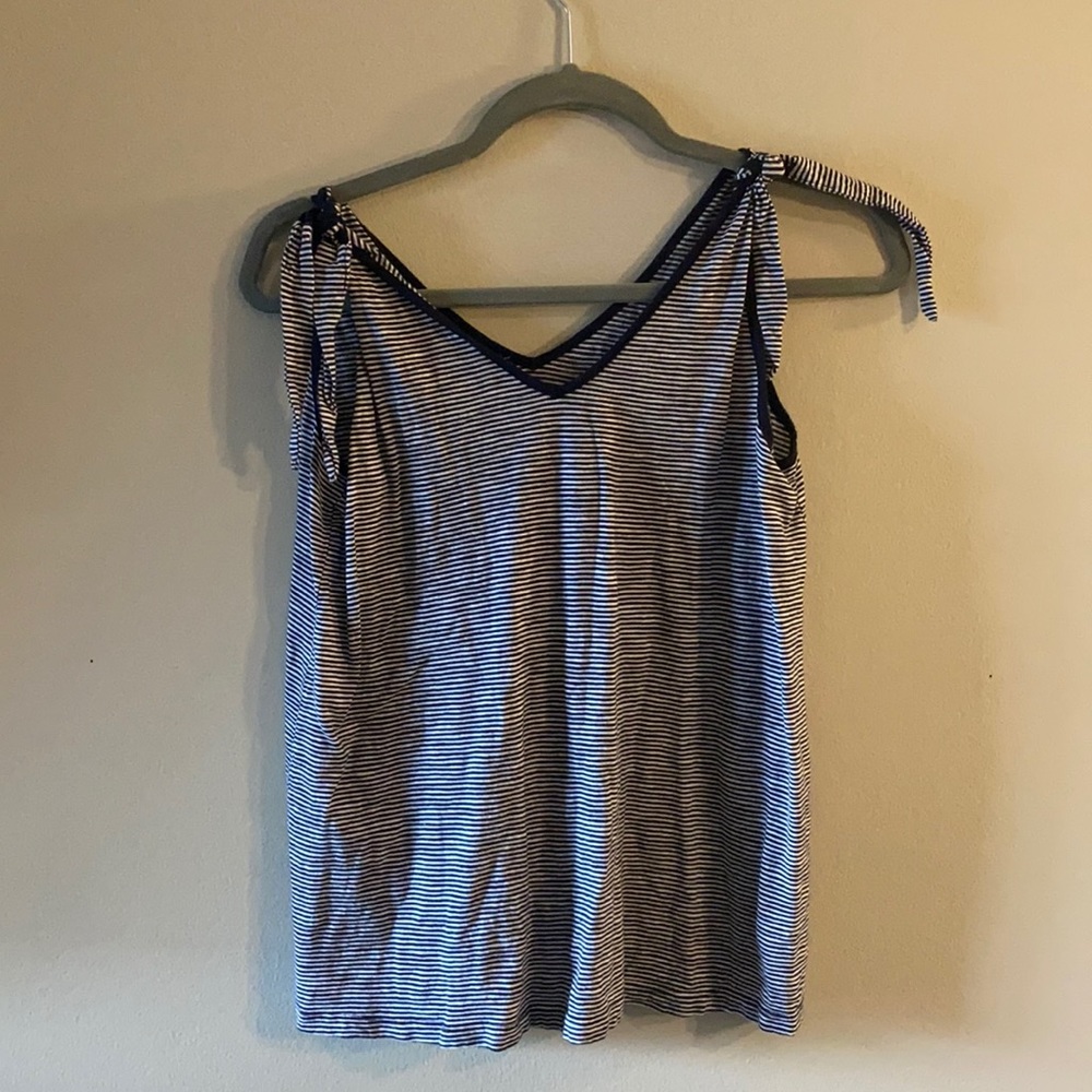 Gap tank with shoulder ties